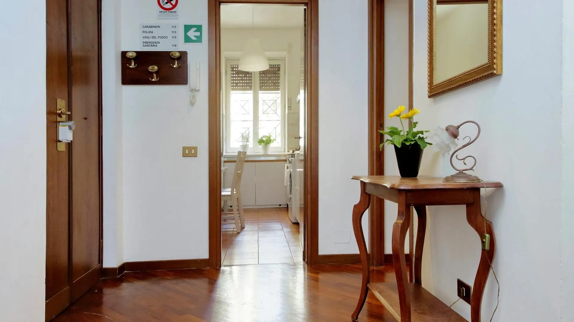 Treasurerome Bianca Family Home 0*, רומא איטליה